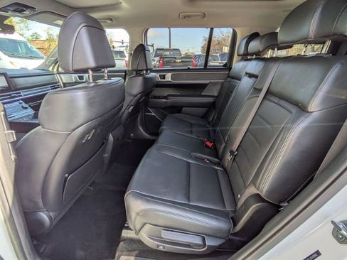 Used 2025 Hyundai Santa Fe Limited image 15