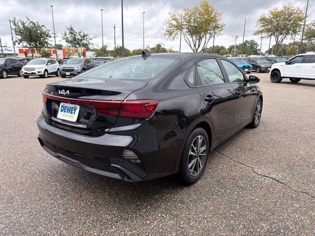 Used 2022 Kia Forte LXS FWD image 5