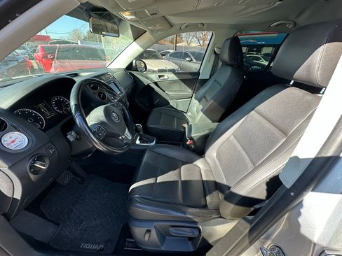 Used 2013 Volkswagen Tiguan SE image 10