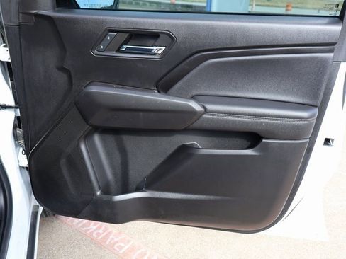 Used 2024 Chevrolet Colorado LT w/ LT Convenience Package image 18