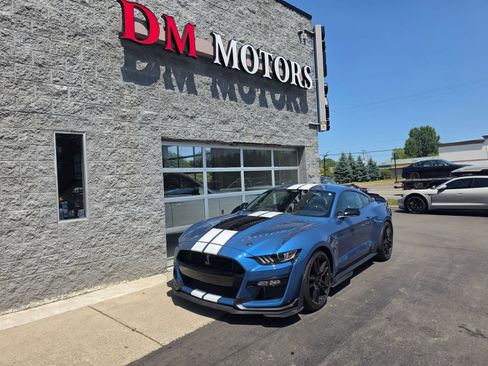 Used 2021 Ford Mustang Shelby GT500 w/ Technology Package RWD image 17