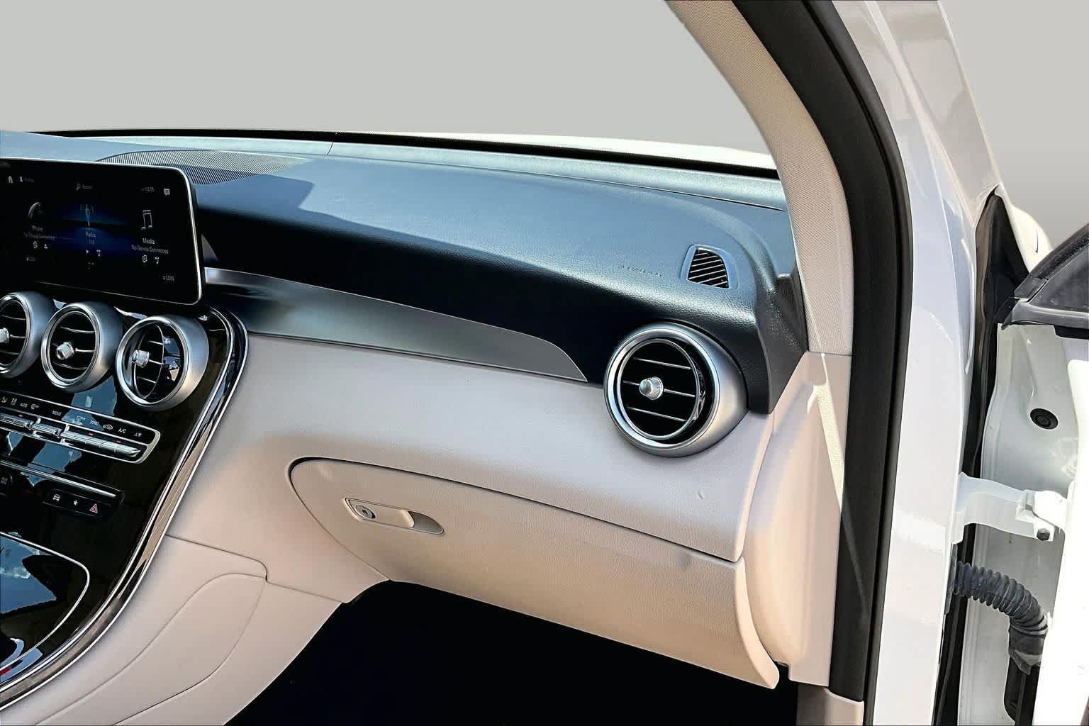 Used 2022 Mercedes-Benz GLC 300 image 18
