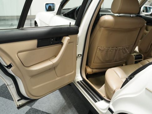 Used 1989 BMW 525i Sedan image 35