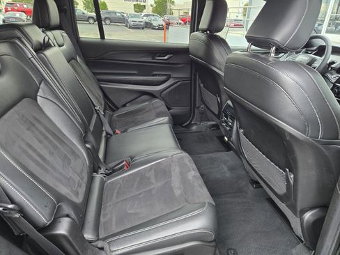 Certified 2024 Jeep Grand Cherokee L Laredo image 29