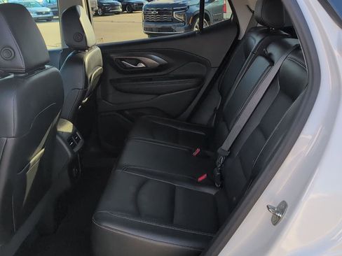 Used 2024 GMC Terrain SLT AWD/4WD image 13