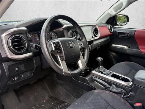 Certified 2023 Toyota Tacoma SR5 AWD/4WD image 9