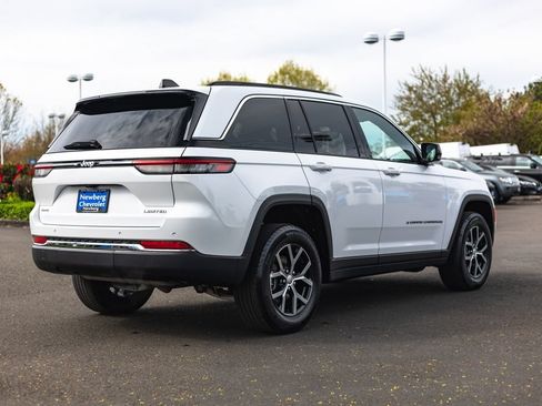 Used 2024 Jeep Grand Cherokee Limited AWD/4WD image 10