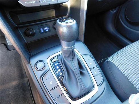 Used 2019 Hyundai Kona SEL FWD image 11