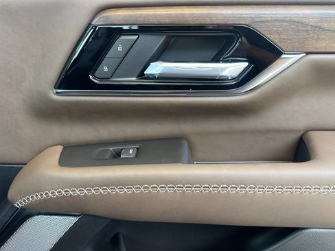 New 2026 GMC Yukon Denali Ultimate w/ LPO, Floor Liner Package AWD/4WD image 20