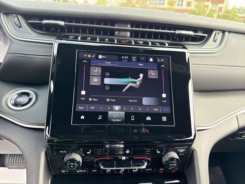 New 2025 Jeep Grand Cherokee L Laredo w/ Luxury Tech Group I image 22