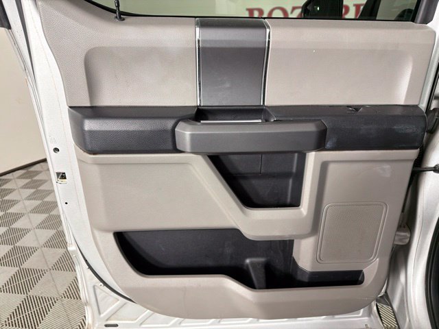 Used 2017 Ford F150 XLT w/ Equipment Group 302A Luxury AWD/4WD image 31