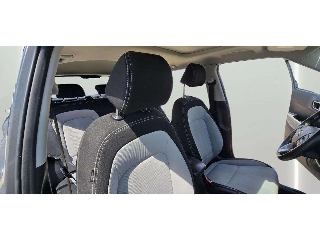 Used 2023 Hyundai Venue SEL w/ Cargo Package FWD image 19