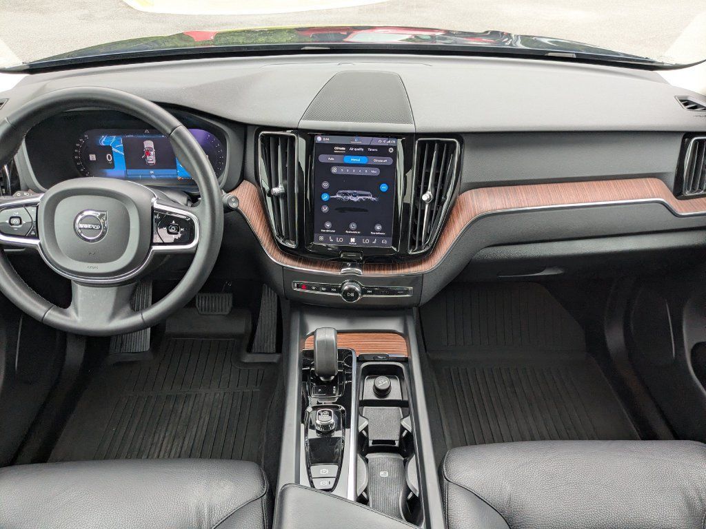 Used 2024 Volvo XC60 B5 Plus w/ Protection Package Premier AWD/4WD image 14