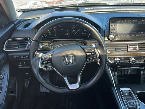 Used 2018 Honda Accord Touring image 39