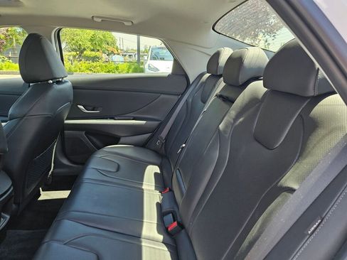Used 2025 Hyundai Elantra Limited FWD image 21