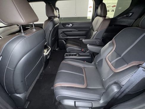 New 2026 Nissan Armada SL w/ Captain's Chari Seat Package AWD/4WD image 31