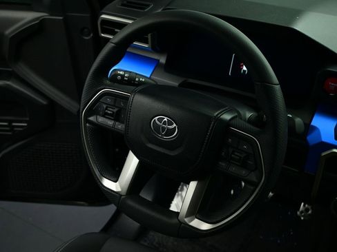 Used 2024 Toyota Tacoma TRD Sport image 8