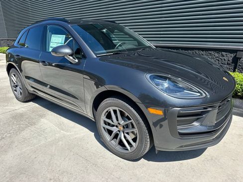 Used 2026 Porsche Macan AWD/4WD image 10
