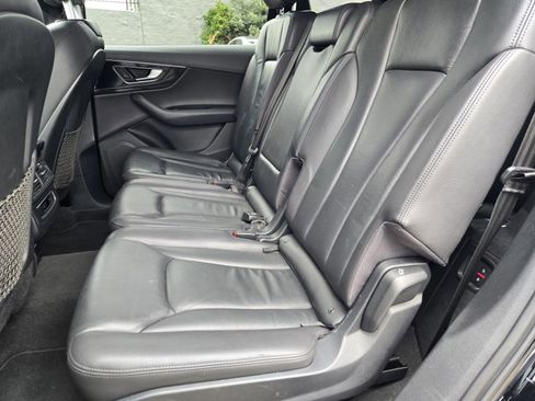 Used 2017 Audi Q7 3.0T Premium image 10