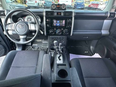 Used 2007 Toyota FJ Cruiser 4WD image 14