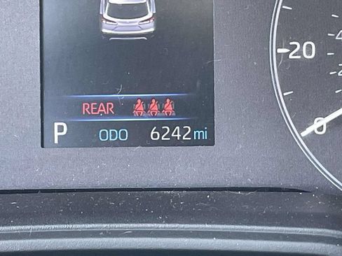 Used 2025 Toyota Corolla Cross LE FWD image 22