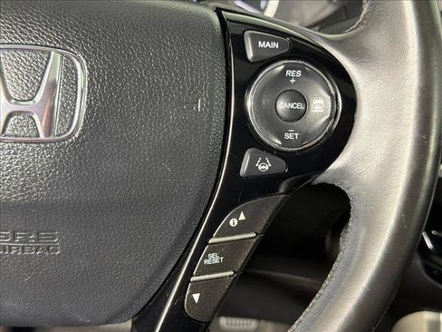Used 2017 Honda Accord Touring image 27