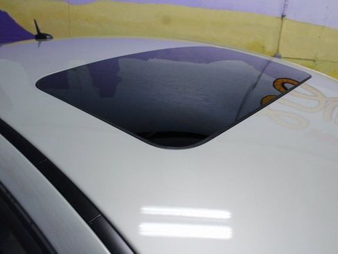 Used 2008 Saab 9-3 2.0T w/ Moonroof Package image 5