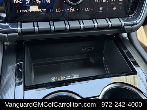 New 2026 GMC Yukon XL AT4 w/ AT4 Premium Package AWD/4WD image 18
