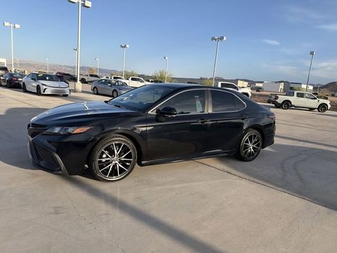 Used 2022 Toyota Camry SE w/ Audio Upgrade Package image 8