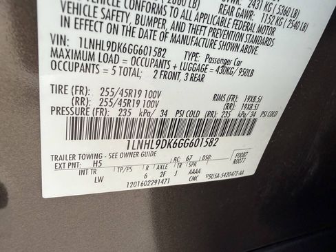 Used 2016 Lincoln MKS FWD image 33
