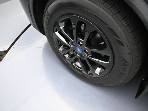 Used 2020 Ford Escape SE FWD image 33
