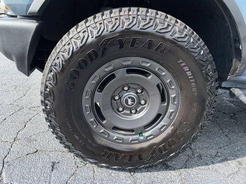 Used 2025 Ford Bronco 4-Door w/ Sasquatch Package AWD/4WD image 12