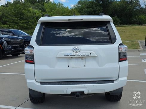 Used 2021 Toyota 4Runner SR5 Premium AWD/4WD image 4