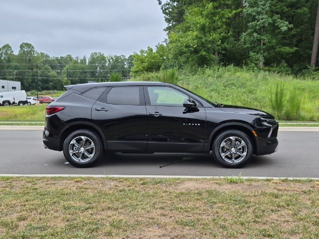 Used 2025 Chevrolet Blazer LT FWD image 14