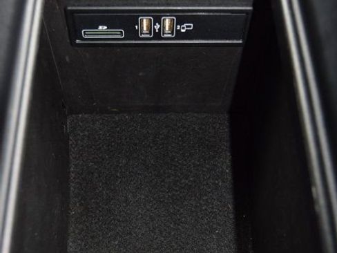 Used 2019 Mercedes-Benz GLC 300 4MATIC image 29