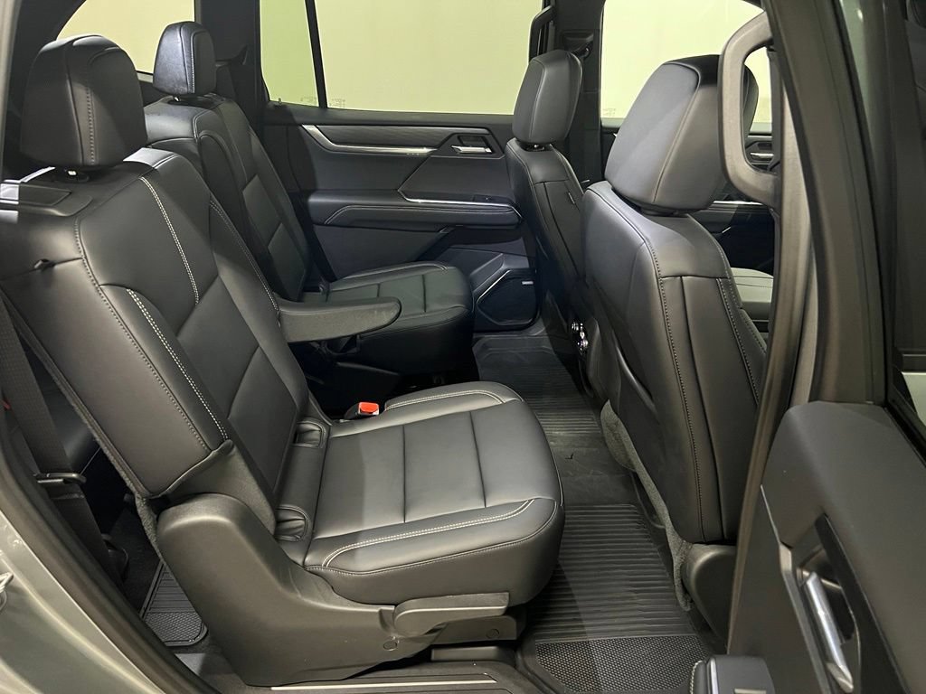 Certified 2026 GMC Acadia Elevation w/ Elevation Premium Package AWD/4WD image 46