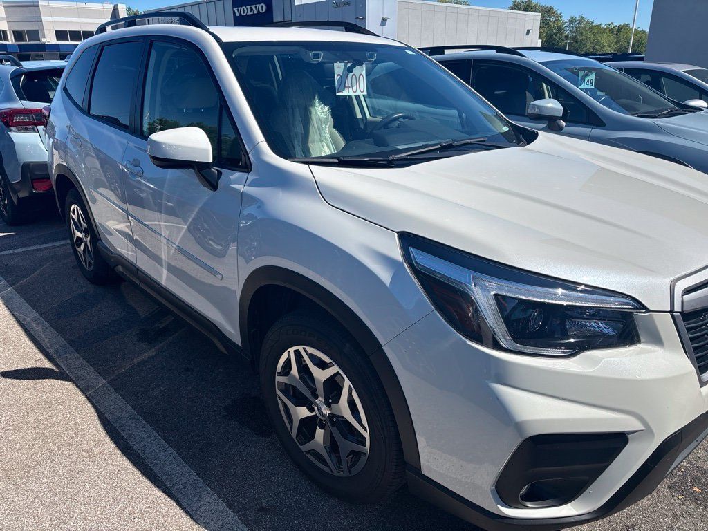 Used 2021 Subaru Forester Premium AWD/4WD image 3