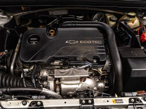 Used 2016 Chevrolet Malibu LT image 35