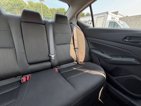 Used 2025 Nissan Altima 2.5 SV FWD image 38