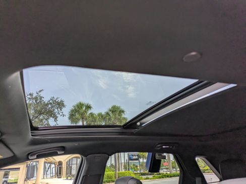 Certified 2025 Cadillac XT5 Premium Luxury w/ Technology Package FWD image 20
