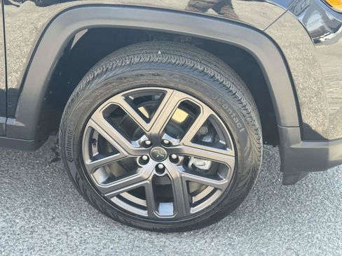 Used 2025 Jeep Compass Limited w/ Sun & Sound Group AWD/4WD image 9
