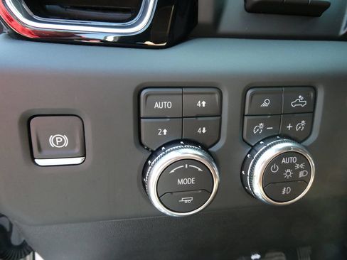 Certified 2024 GMC Sierra 1500 Denali Ultimate AWD/4WD image 29
