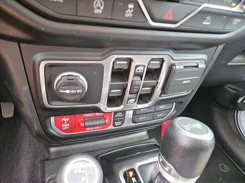 Used 2023 Jeep Wrangler Unlimited Rubicon AWD/4WD image 20