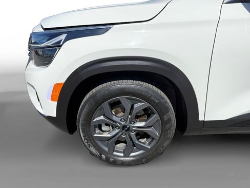 Used 2024 Kia Seltos S AWD/4WD image 9