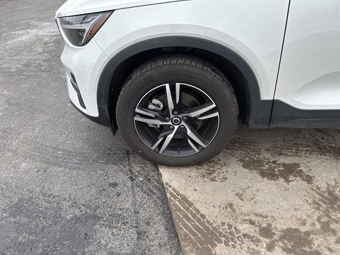 Certified 2025 Volvo XC40 B5 Core image 10