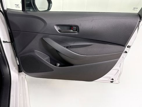 Used 2025 Toyota Corolla LE image 31