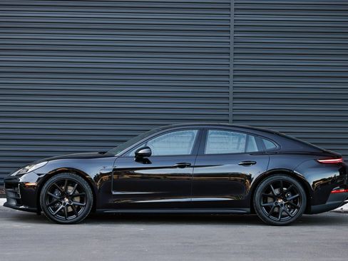 New 2026 Porsche Panamera 4 image 2