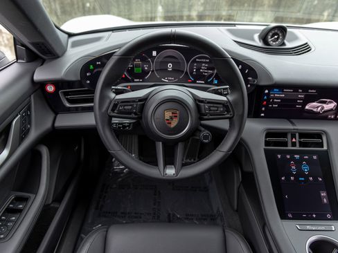 Certified 2025 Porsche Taycan RWD image 41