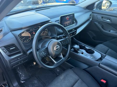 Used 2024 Nissan Rogue SV FWD image 11