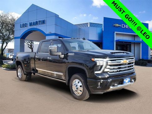 New 2025 Chevrolet Silverado 3500 High Country w/ High Country Premium Package image 2